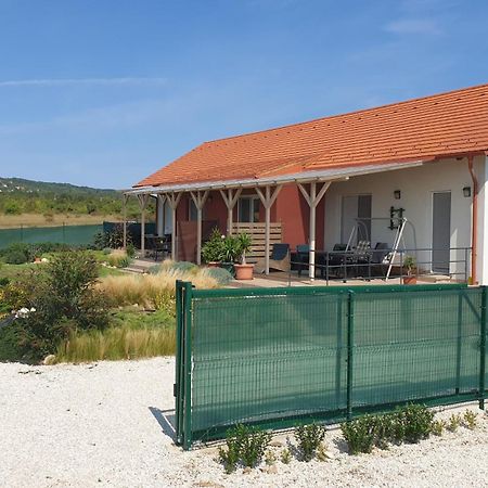 Búzavirág Apartmanház Balatonakali Exterior foto