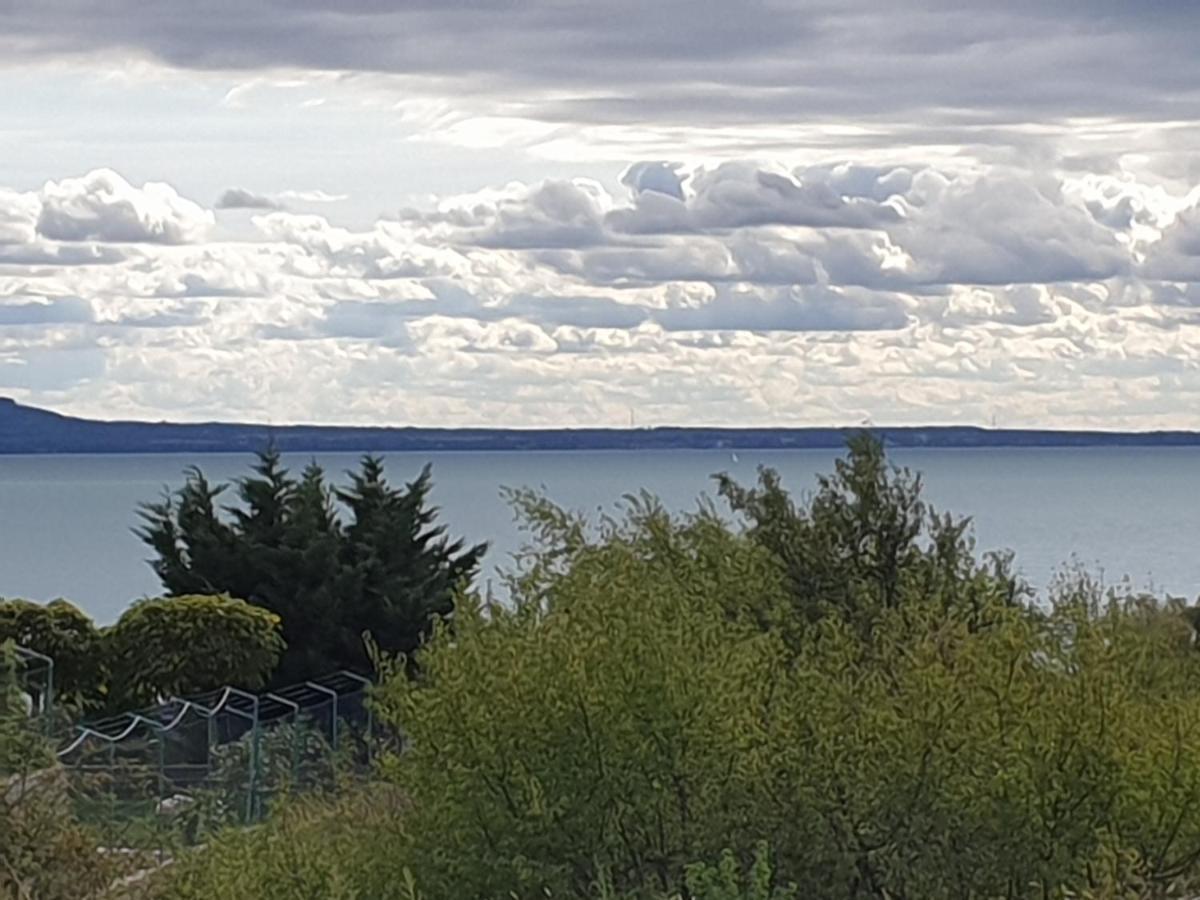 Búzavirág Apartmanház Balatonakali Exterior foto