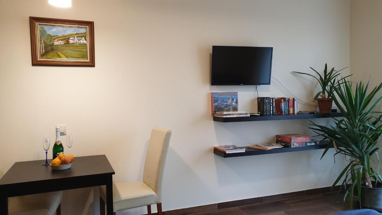 Búzavirág Apartmanház Balatonakali Exterior foto