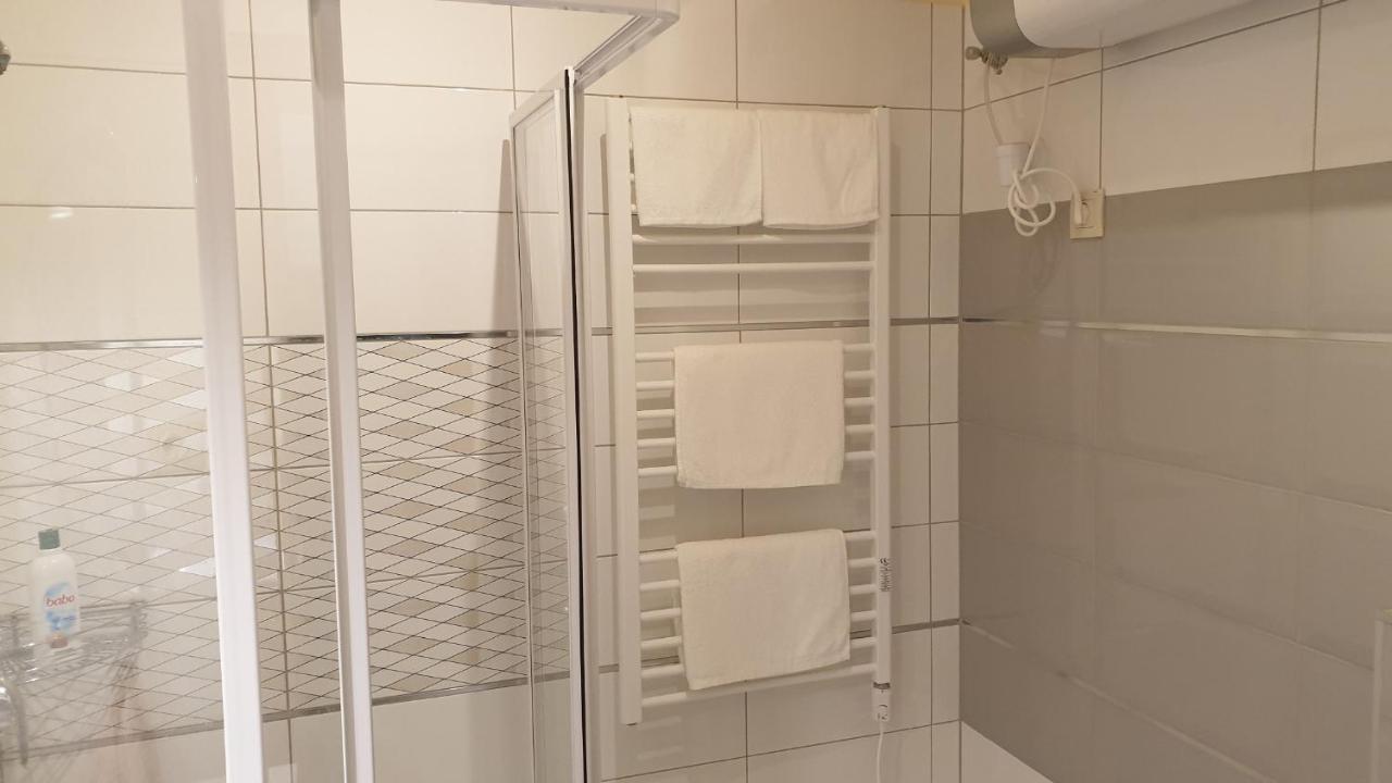 Búzavirág Apartmanház Balatonakali Exterior foto