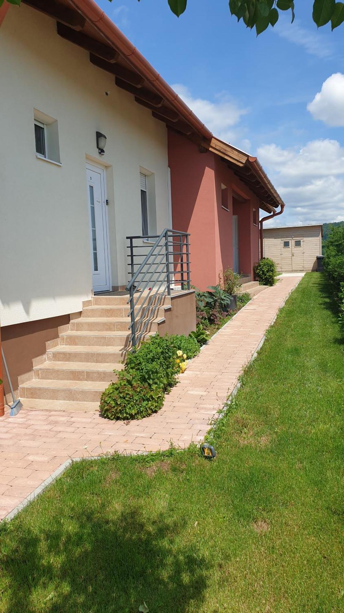 Búzavirág Apartmanház Balatonakali Exterior foto